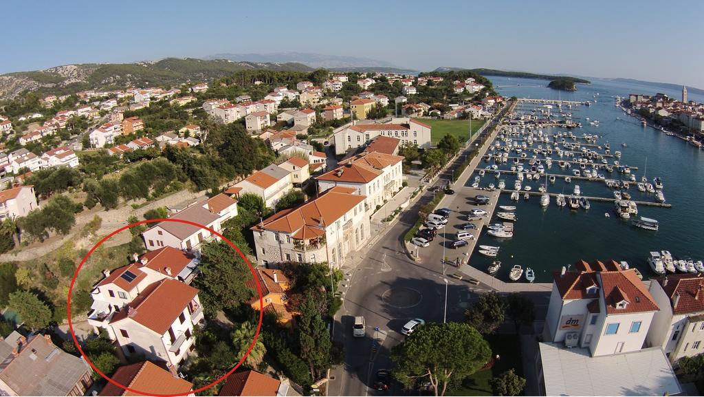 Apartments Rozic Rab Town Buitenkant foto